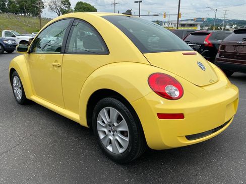 Used 2009 Volkswagen Beetle Coupe FWD image 5