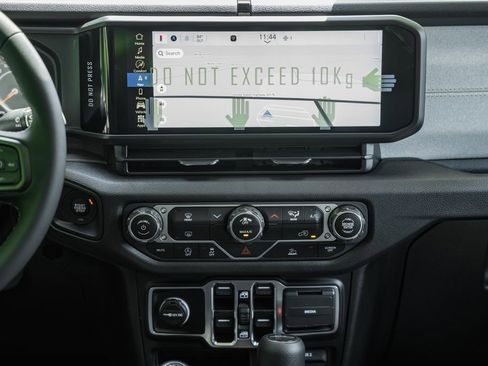 New 2025 Jeep Gladiator Sport image 22