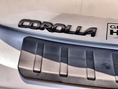 Used 2023 Toyota Corolla SE FWD image 8