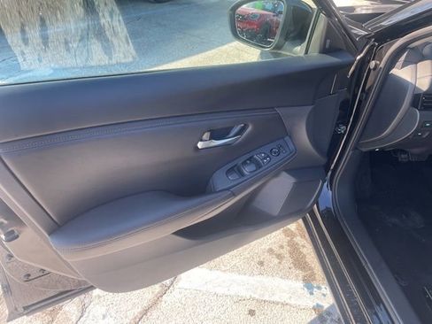 Used 2023 Nissan Sentra SV image 15