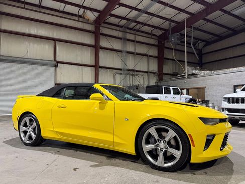 Used 2017 Chevrolet Camaro SS RWD image 14