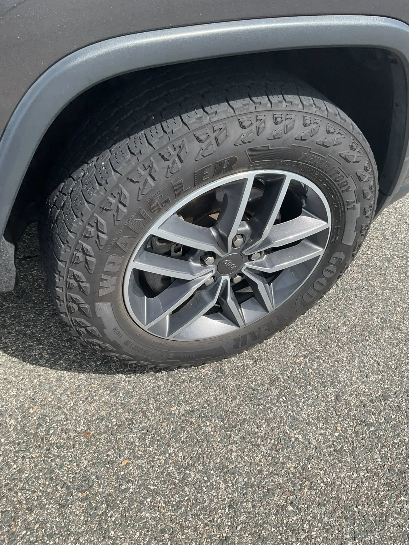 Used 2019 Jeep Grand Cherokee Limited AWD/4WD image 12