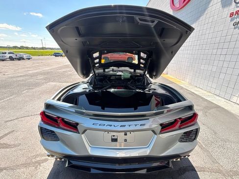 Used 2022 Chevrolet Corvette Stingray Preferred Cpe w/ Z51 Performance Package RWD image 33
