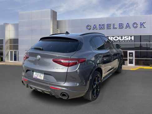 Used 2022 Alfa Romeo Stelvio Veloce AWD/4WD image 6