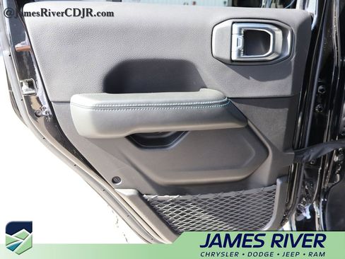 Used 2024 Jeep Wrangler Unlimited Rubicon 4xe AWD/4WD image 16