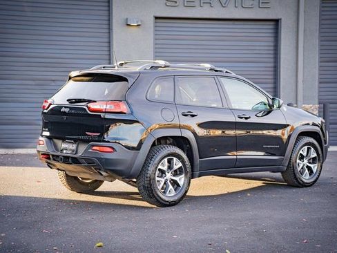 Used 2018 Jeep Cherokee Trailhawk w/ Cold Weather Group image 8