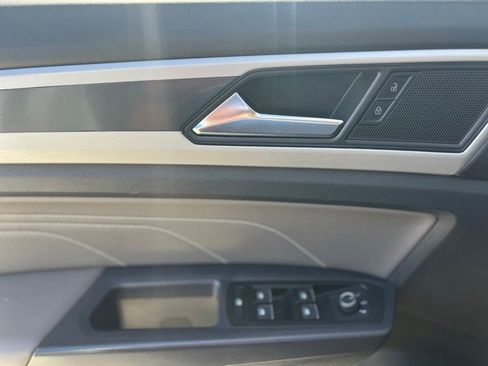 Used 2021 Volkswagen Atlas SEL R-Line FWD image 13