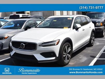 Used 2025 Volvo V60 B5 Cross Country Plus