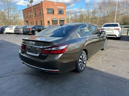 Used 2017 Honda Accord EX-L image 4