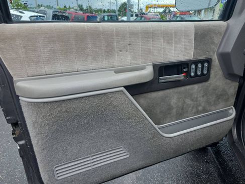 Used 1992 Chevrolet Silverado 3500 4x4 Extended Cab image 10
