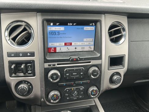 Used 2016 Ford Expedition EL XLT w/ Equipment Group 202A AWD/4WD image 12
