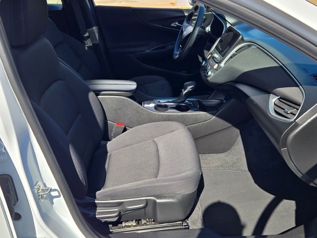 Used 2024 Chevrolet Malibu LT FWD image 7