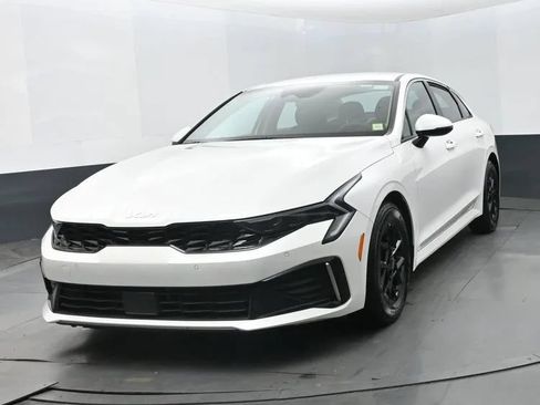 Used 2025 Kia K5 LXS FWD image 1