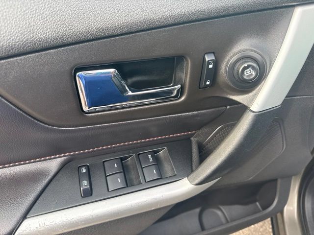 Used 2013 Ford Edge SEL AWD/4WD image 18