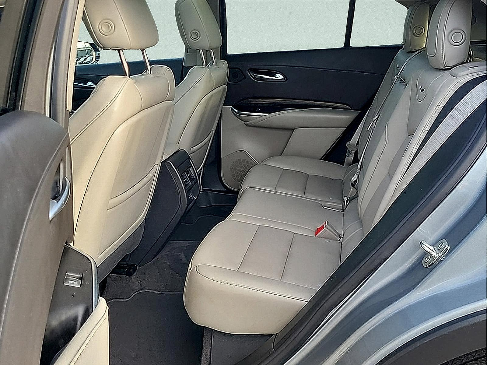 Used 2023 Cadillac XT4 Premium Luxury w/ Sun And Sound Package AWD/4WD image 12