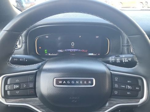 Used 2023 Jeep Wagoneer Series II image 14