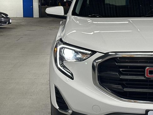 Used 2018 GMC Terrain SLE w/ Driver Convenience Package image 8