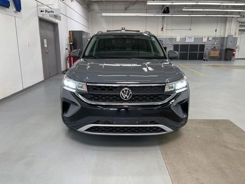 Used 2022 Volkswagen Taos SE w/ IQ.Drive SE Package image 6