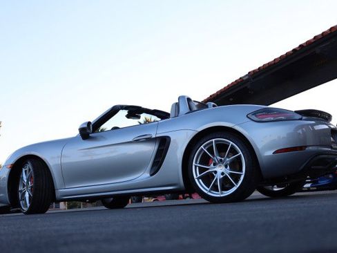 Used 2017 Porsche 718 Boxster S image 18