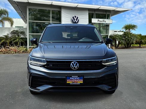 Certified 2023 Volkswagen Tiguan SE R-Line FWD image 2