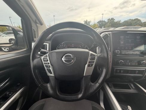 Used 2021 Nissan Titan SV w/ SV Convenience Package RWD image 23