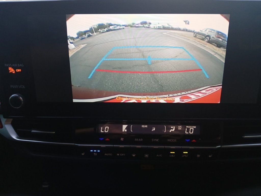 Used 2025 Toyota Sienna XSE w/ XSE Premium Package AWD/4WD image 9