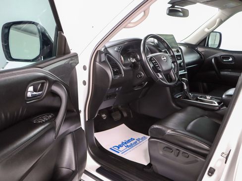 Used 2023 Nissan Armada SV image 3
