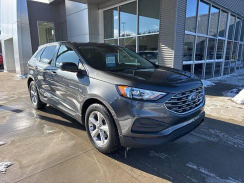 Certified 2020 Ford Edge SE image 10