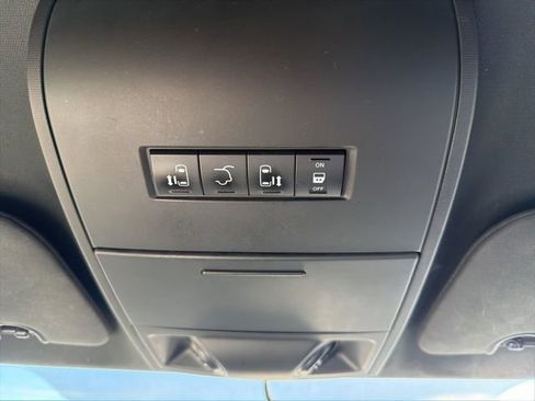 Used 2017 Dodge Grand Caravan GT image 30