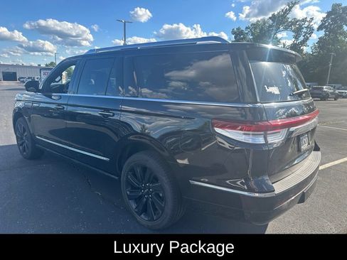 Used 2022 Lincoln Navigator L Reserve AWD/4WD image 4