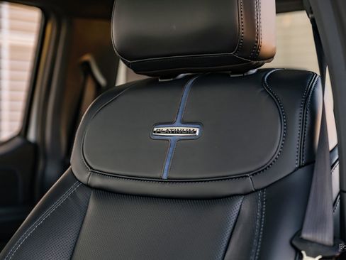 Used 2026 Ford F450 Platinum w/ FX4 Off-Road Package image 48