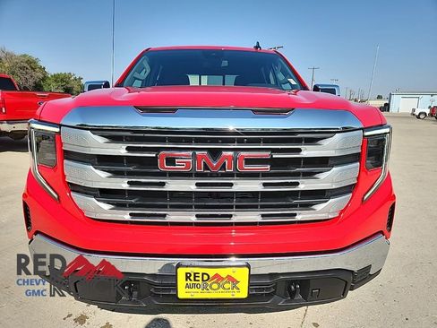 New 2026 GMC Sierra 1500 SLE w/ Preferred Package image 3