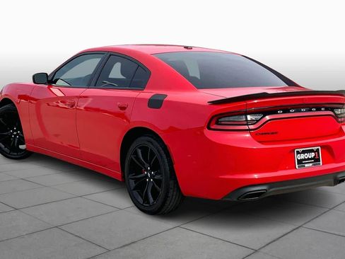 Used 2018 Dodge Charger SXT w/ Blacktop Package image 11