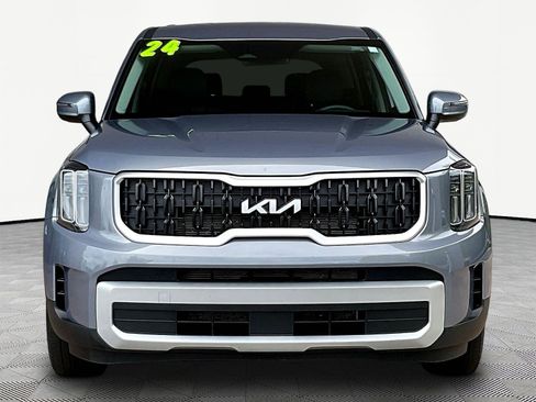 Used 2024 Kia Telluride LX FWD image 2