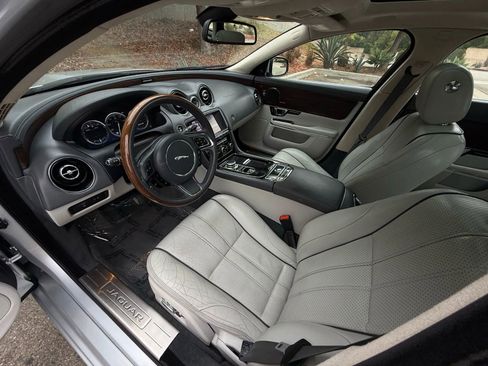 Used 2014 Jaguar XJ L Portfolio image 22