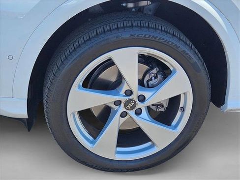 Certified 2025 Audi Q5 Premium w/ Premium Plus AWD/4WD image 24