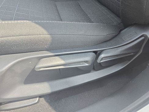 Used 2024 Honda HR-V LX image 9