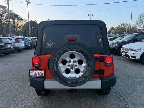 Used 2015 Jeep Wrangler Unlimited Sahara w/ Max Tow Package image 18