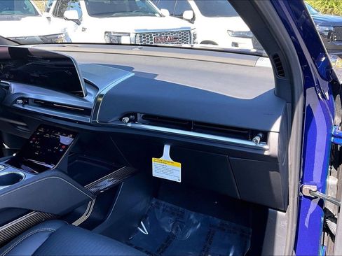 New 2026 Cadillac Vistiq Sport image 33