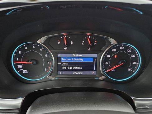 Used 2023 Chevrolet Traverse LT image 30