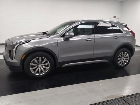 Used 2023 Cadillac XT4 Premium Luxury AWD/4WD image 2
