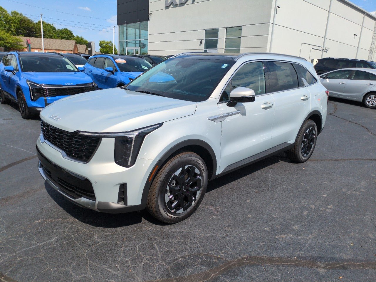 New 2026 Kia Sorento S w/ S Panoramic Sunroof Package AWD/4WD image 3
