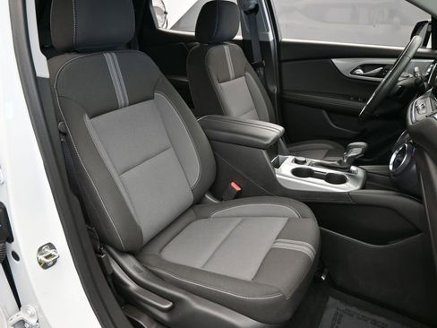 Used 2024 Chevrolet Blazer LT image 40