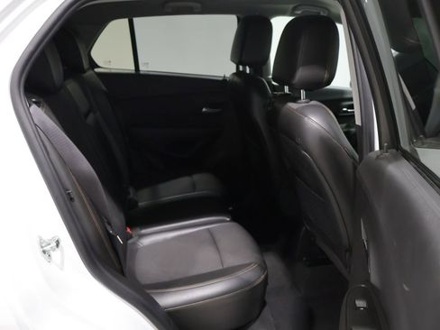 Used 2017 Chevrolet Trax LT w/ LT Convenience Package FWD image 20