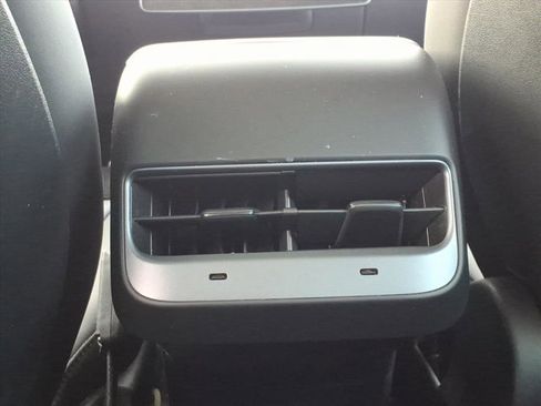 Used 2023 Tesla Model 3 Standard Range image 18