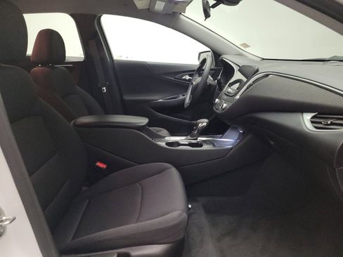 Used 2022 Chevrolet Malibu LT FWD image 21