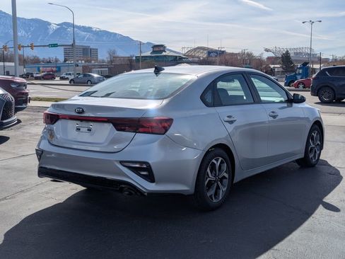 Used 2021 Kia Forte LXS FWD image 4