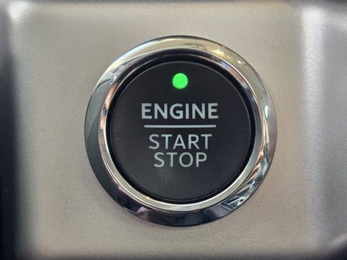 Certified 2022 Ford Expedition XLT image 18