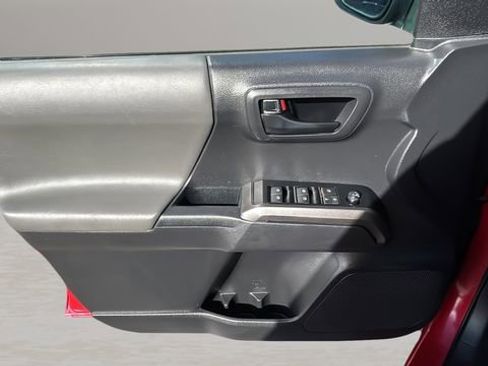 Used 2022 Toyota Tacoma SR5 image 17