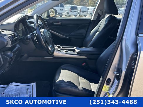 Used 2018 Lexus IS 300 w/ Accessory Package 2 image 11